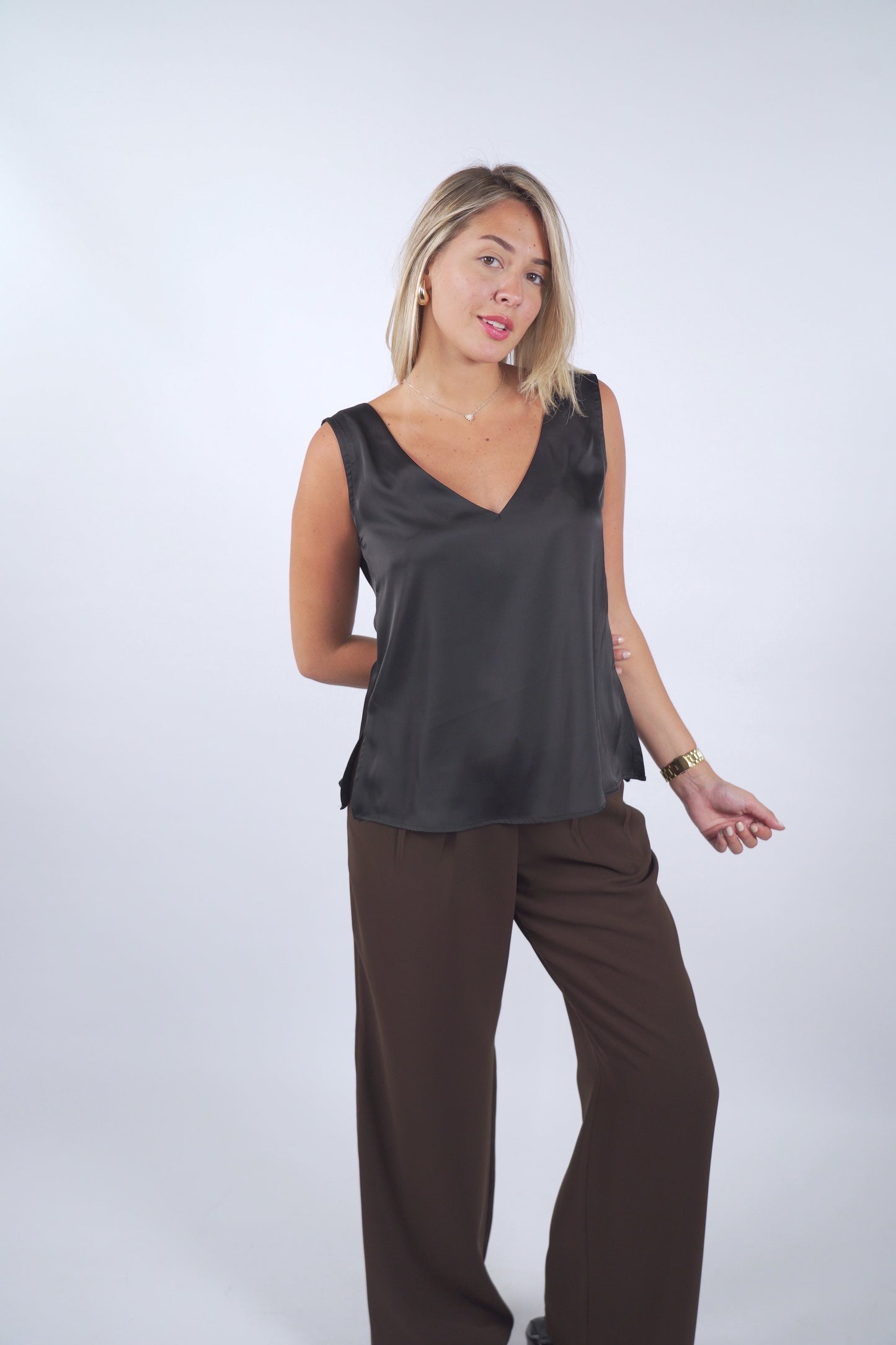 The Base Top in Black