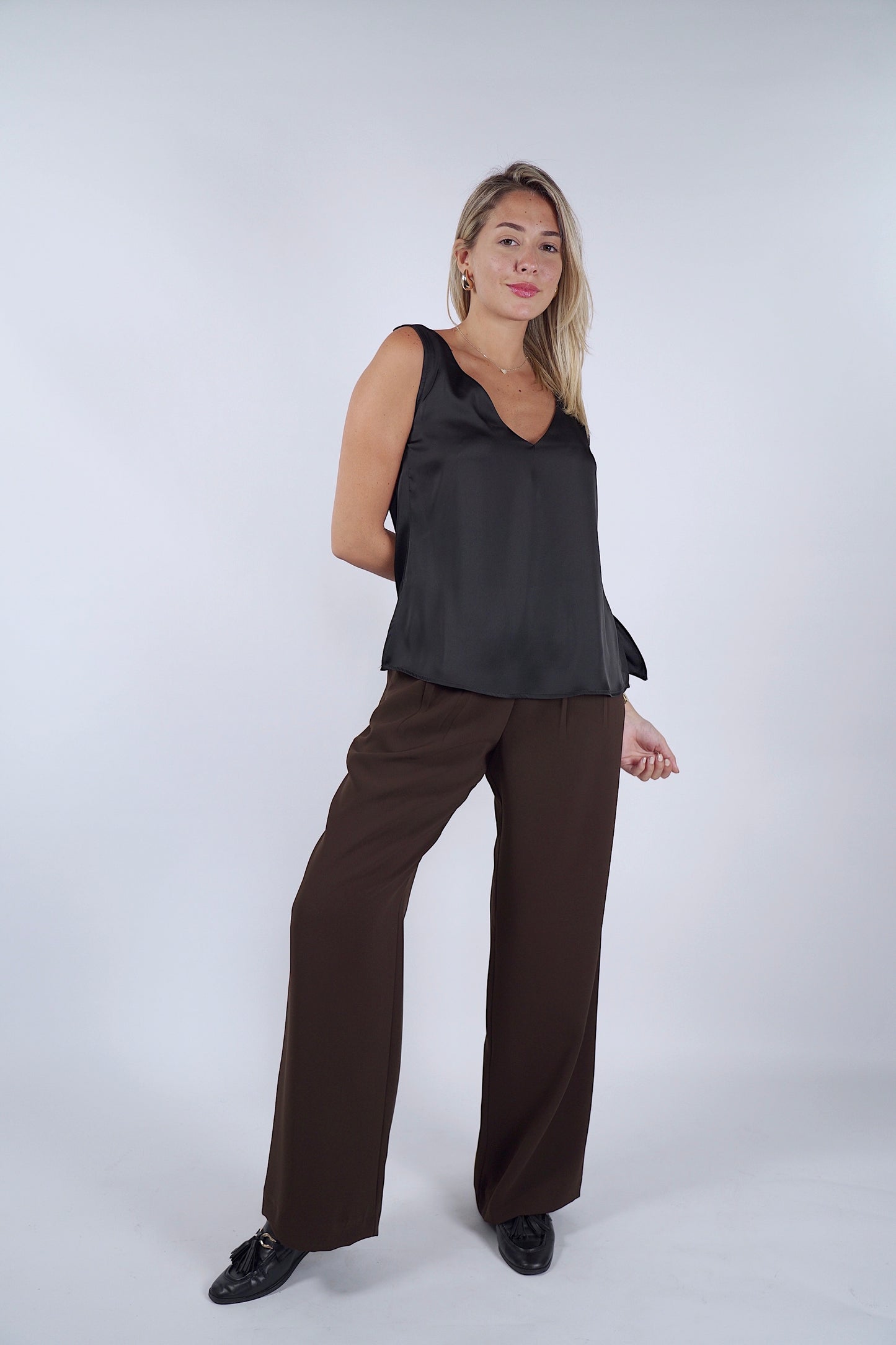 The Base Top in Black