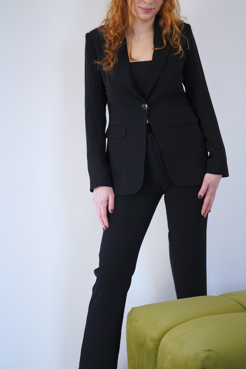 The Fitted Pants in Black