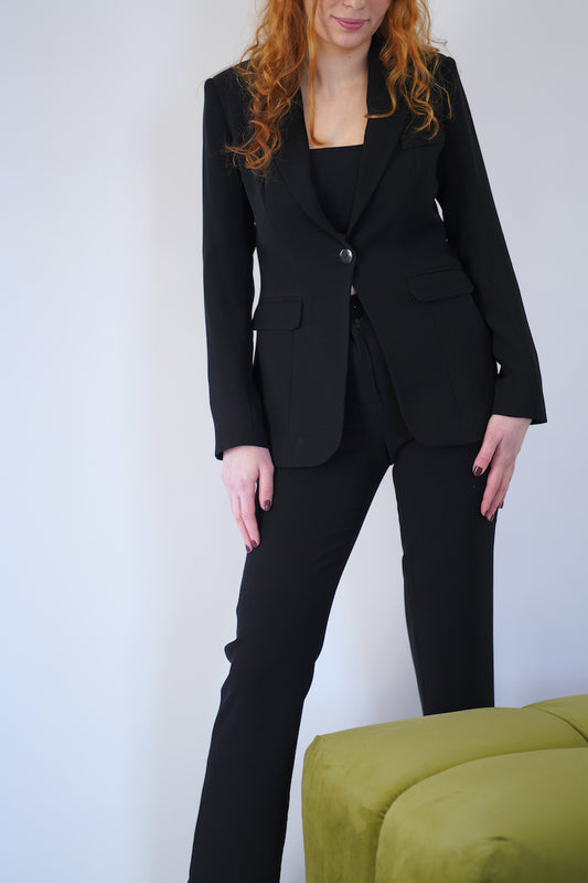 The Fitted Pants in Black